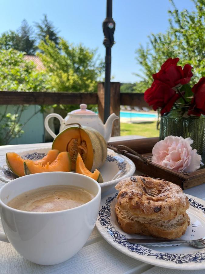 La Colline De Tilleul - Les Deux Puits - Cosy Cottage With Swimming Pool Near Aubeterre Saint-Romain  Экстерьер фото