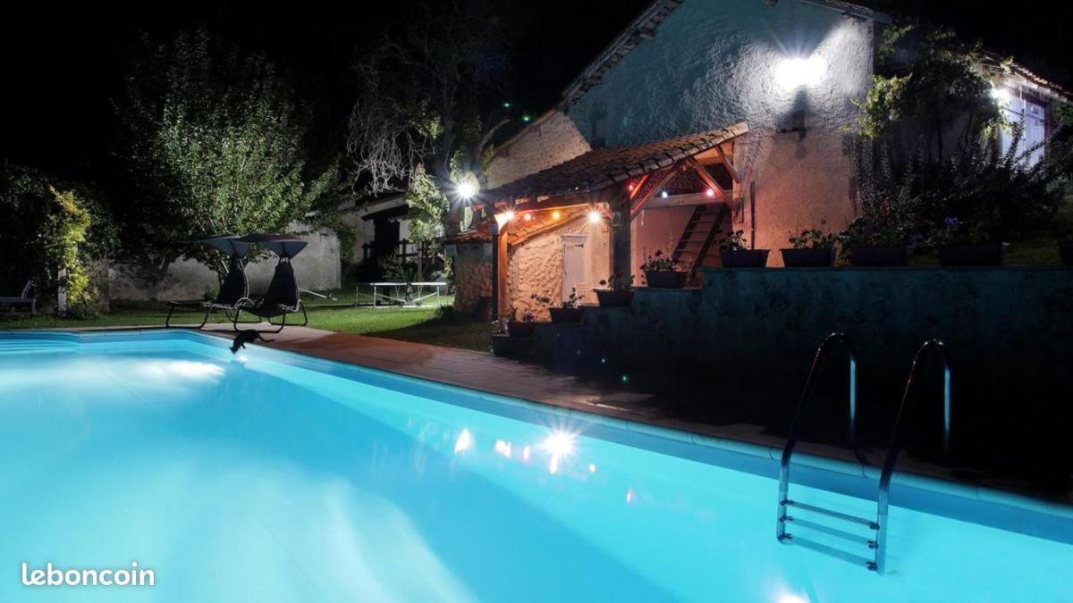 La Colline De Tilleul - Les Deux Puits - Cosy Cottage With Swimming Pool Near Aubeterre Saint-Romain  Экстерьер фото