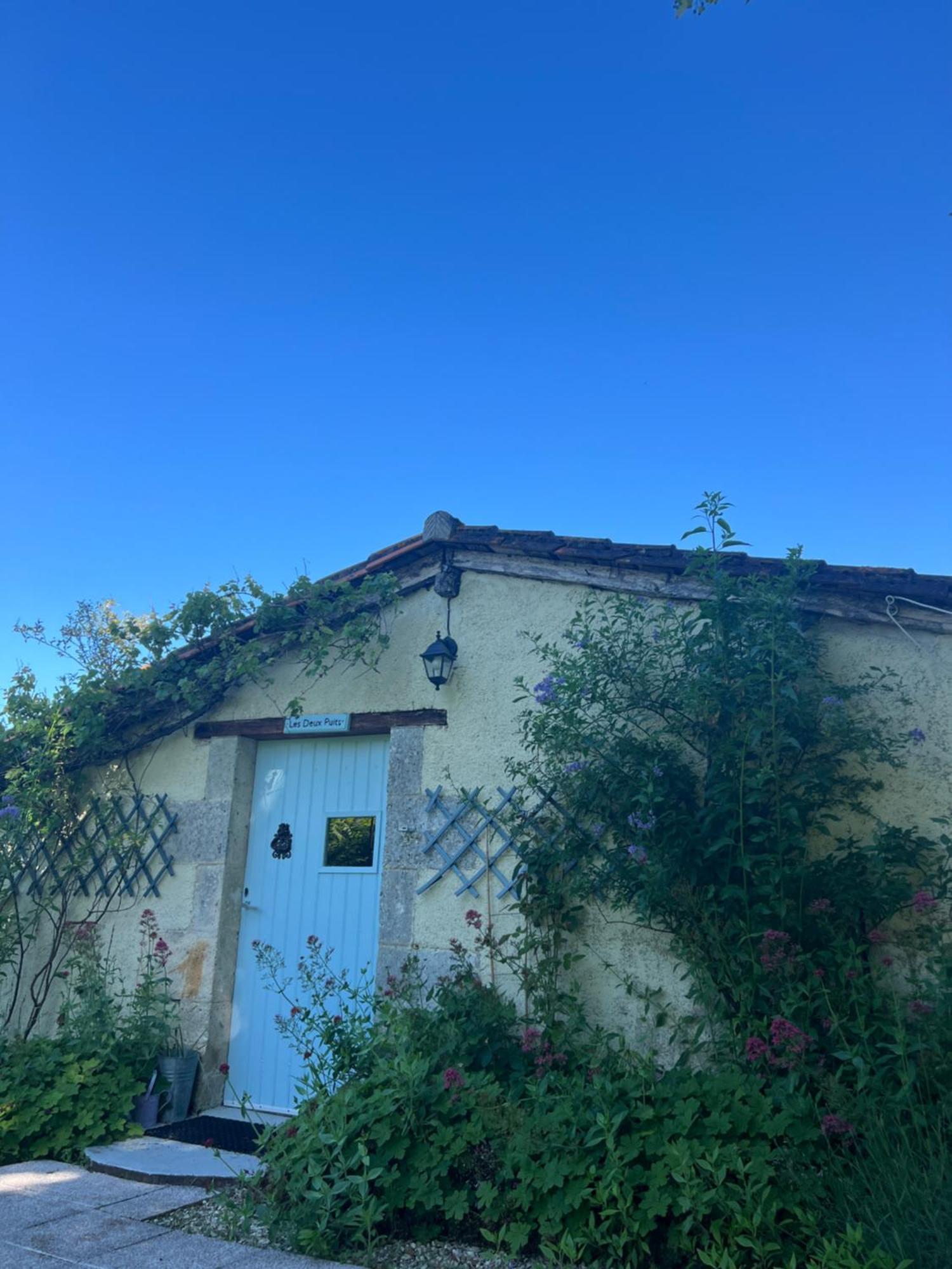La Colline De Tilleul - Les Deux Puits - Cosy Cottage With Swimming Pool Near Aubeterre Saint-Romain  Экстерьер фото